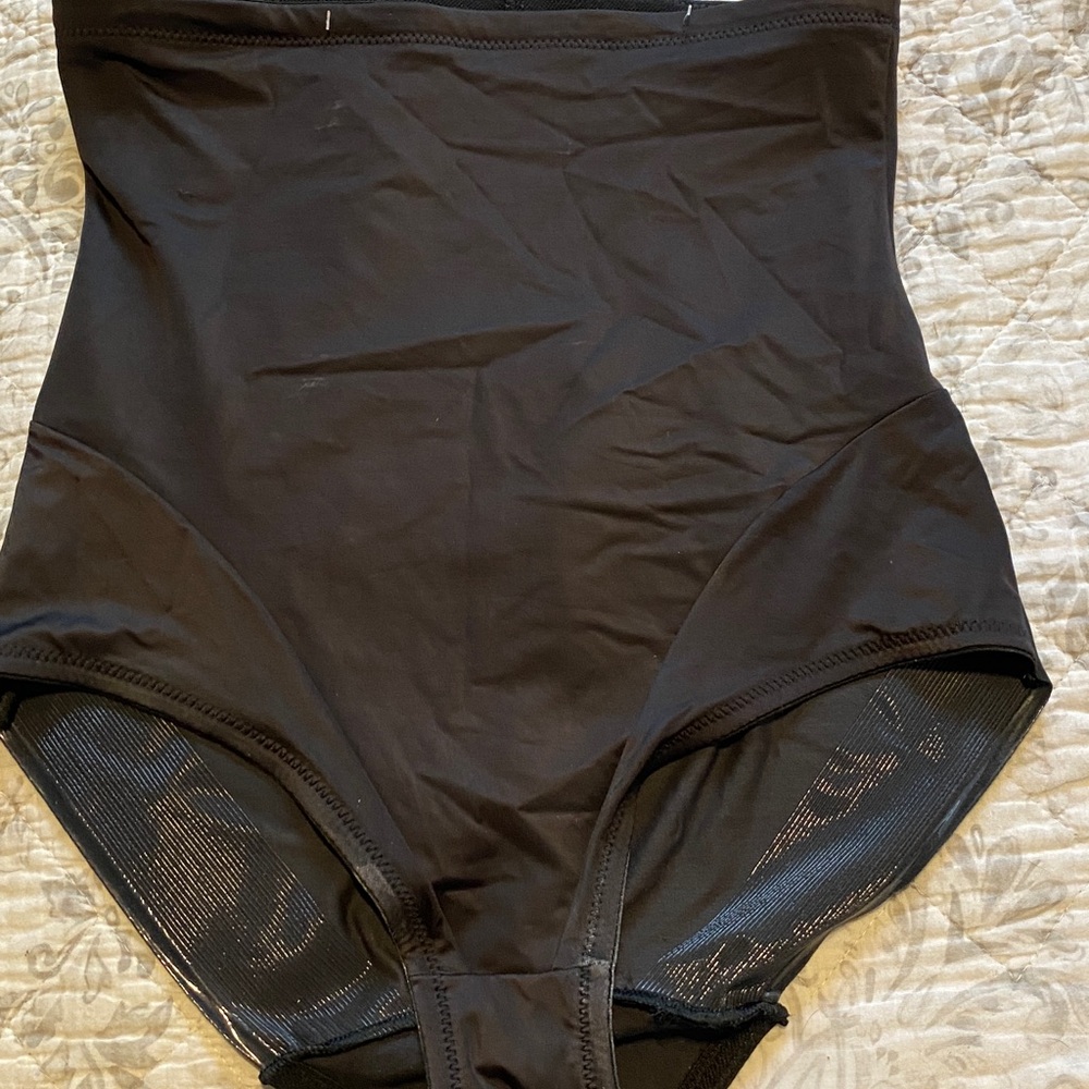 Black One-Piece shaipwhere